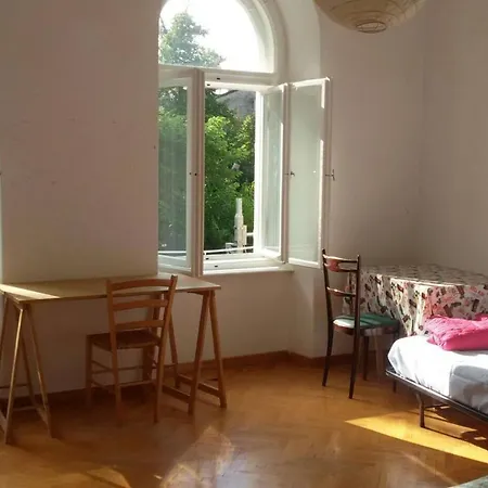 Quiet Near Station Apartamento