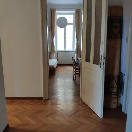Apartamento Quiet Near Station